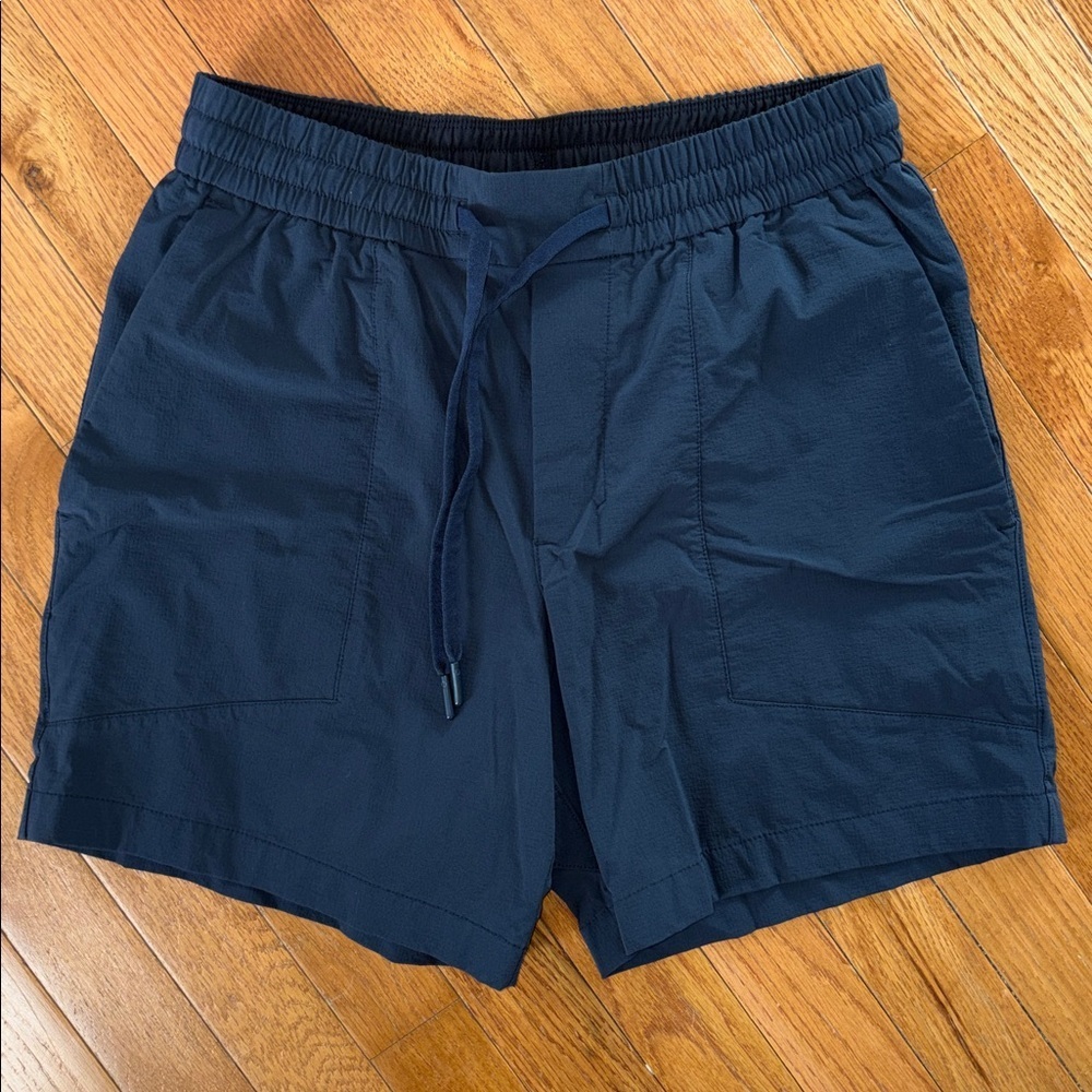 Lululemon Bowline Shorts Mens Small Navy Blue Shorts
